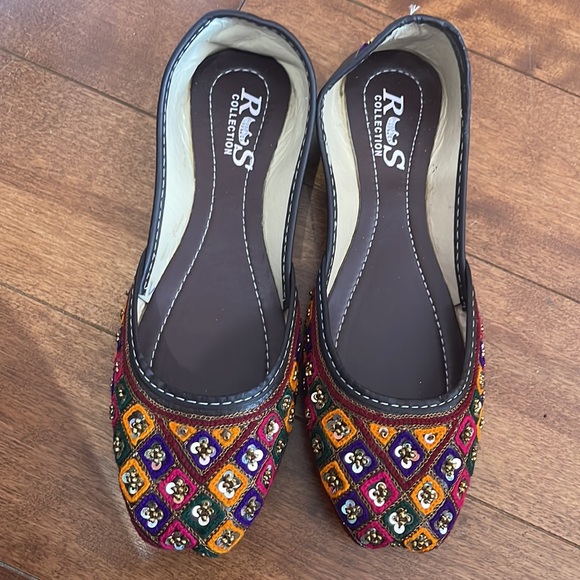 Khusa - Picture 2 of 3